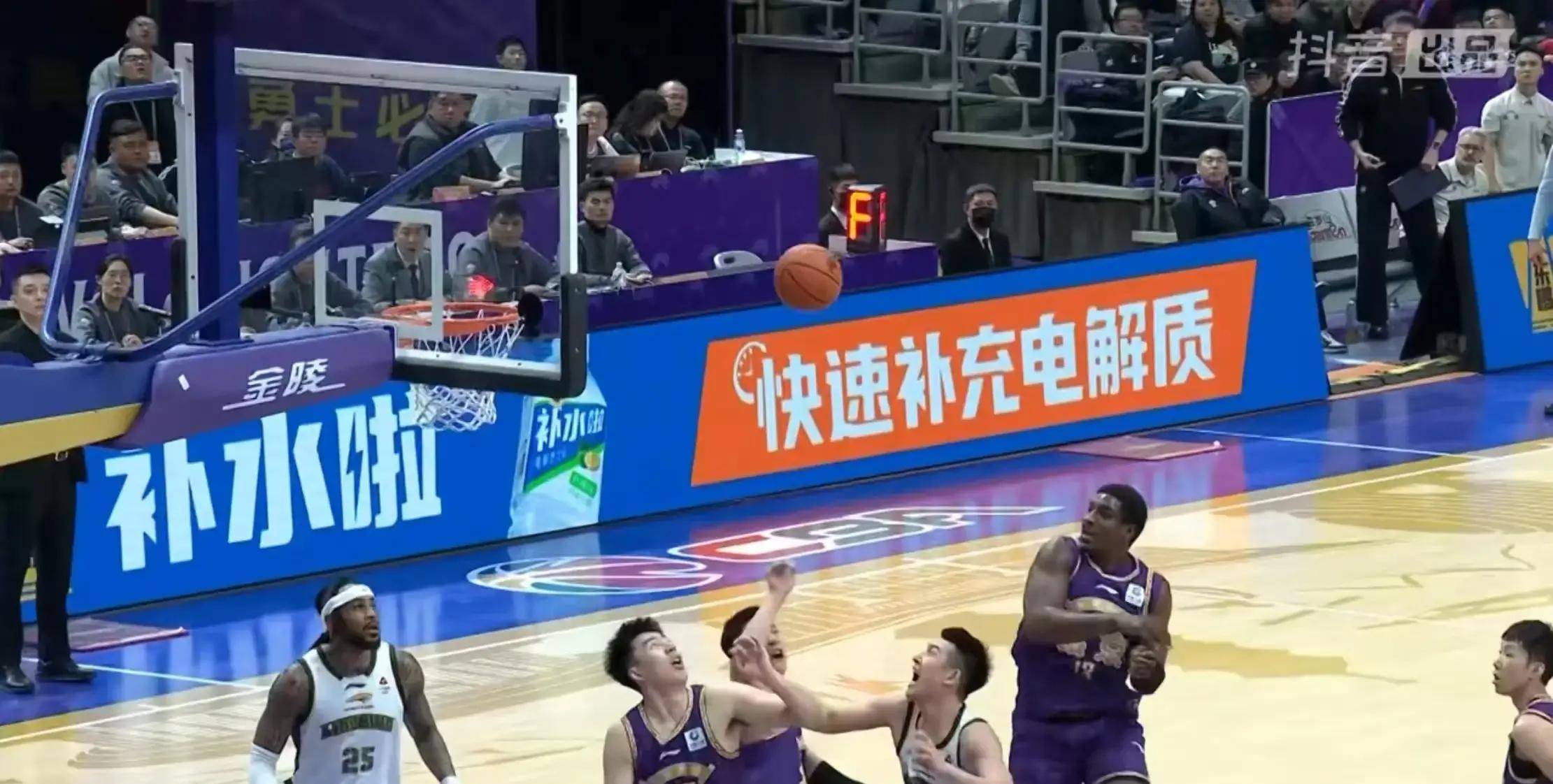 关于集结日深圳男篮止住颓势——CBA常规赛节点到来；态度坚定；赛季目标并未改变的信息-英雄联盟竞猜